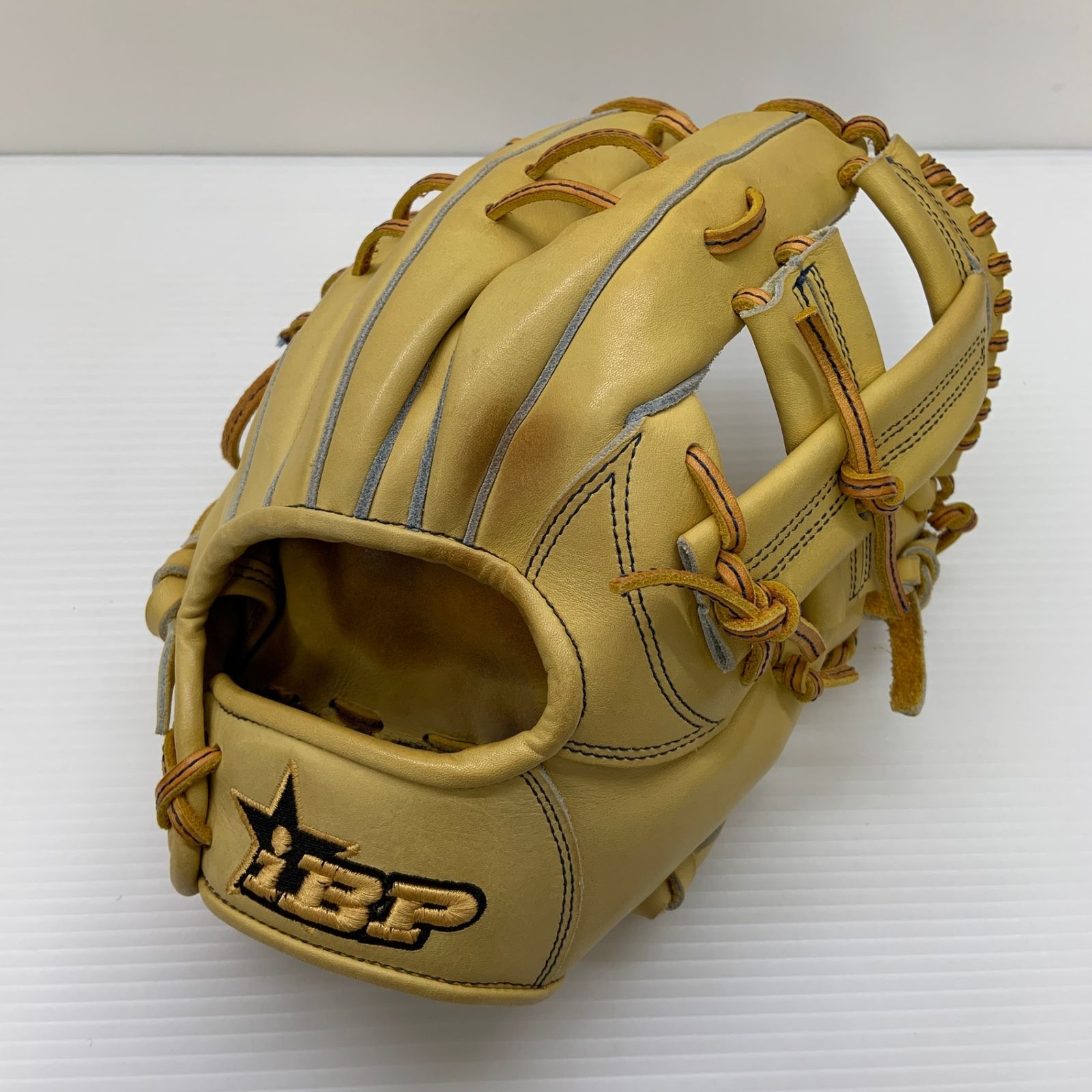 アトムズ ATOMS 日本製 ハンドメイド 内野用 硬式グローブ 楽天市場】アトムズ 内野手用硬式グローブ 大人 一般 硬式内野手用