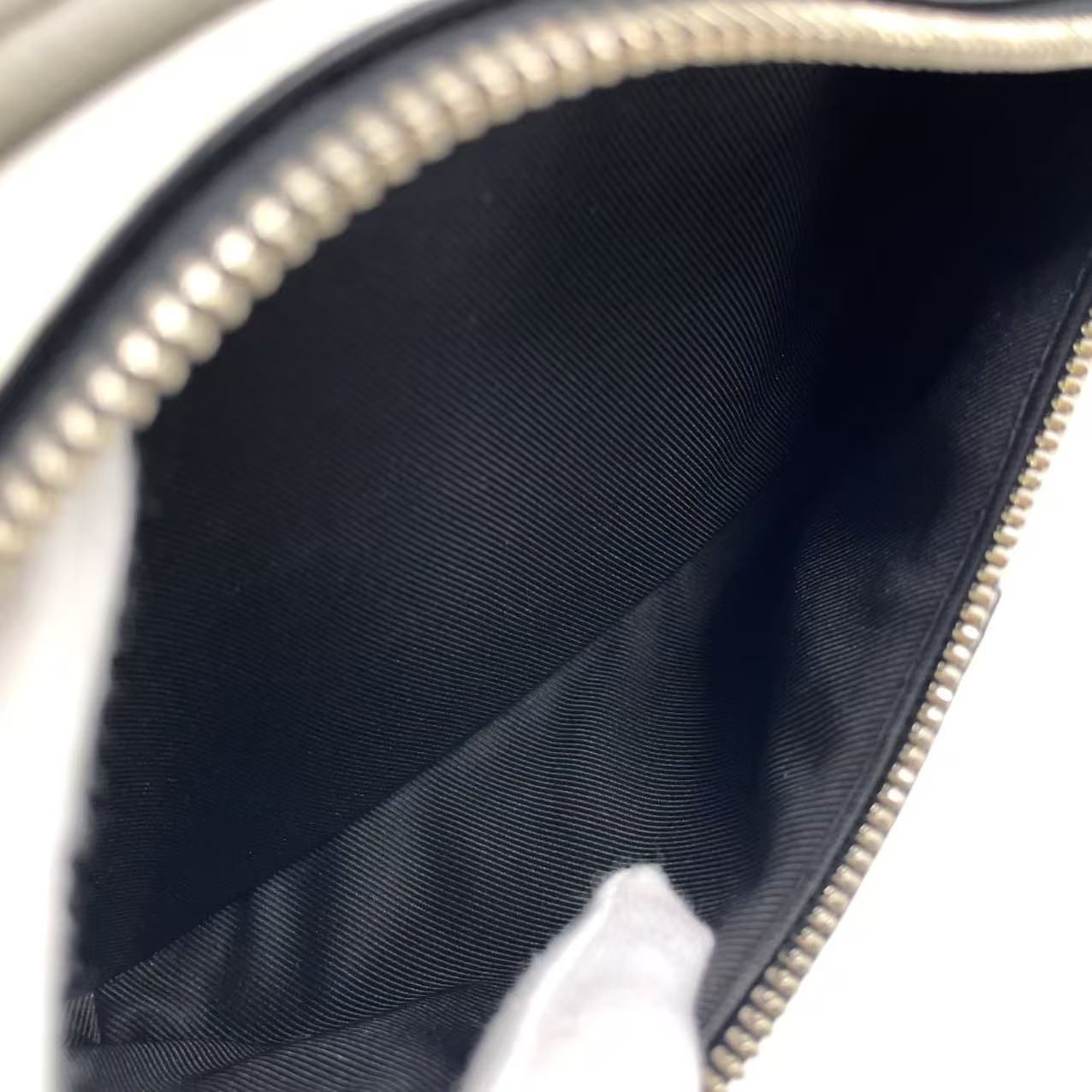 LOUIS VUITTON バムバッグ アウトドア タイガラマ タイガラマ RFID対応 レザー×PVC ライトグレー ボディバッグ シルバー M30247 DECORATOM_COM_BR