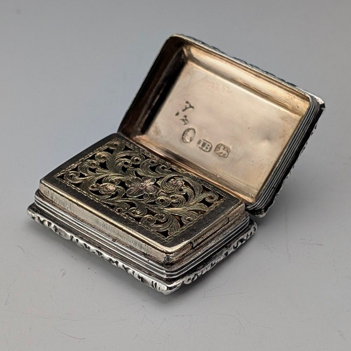 英国アンティーク 1911年 純銀マッチケース 銀無垢スターリング