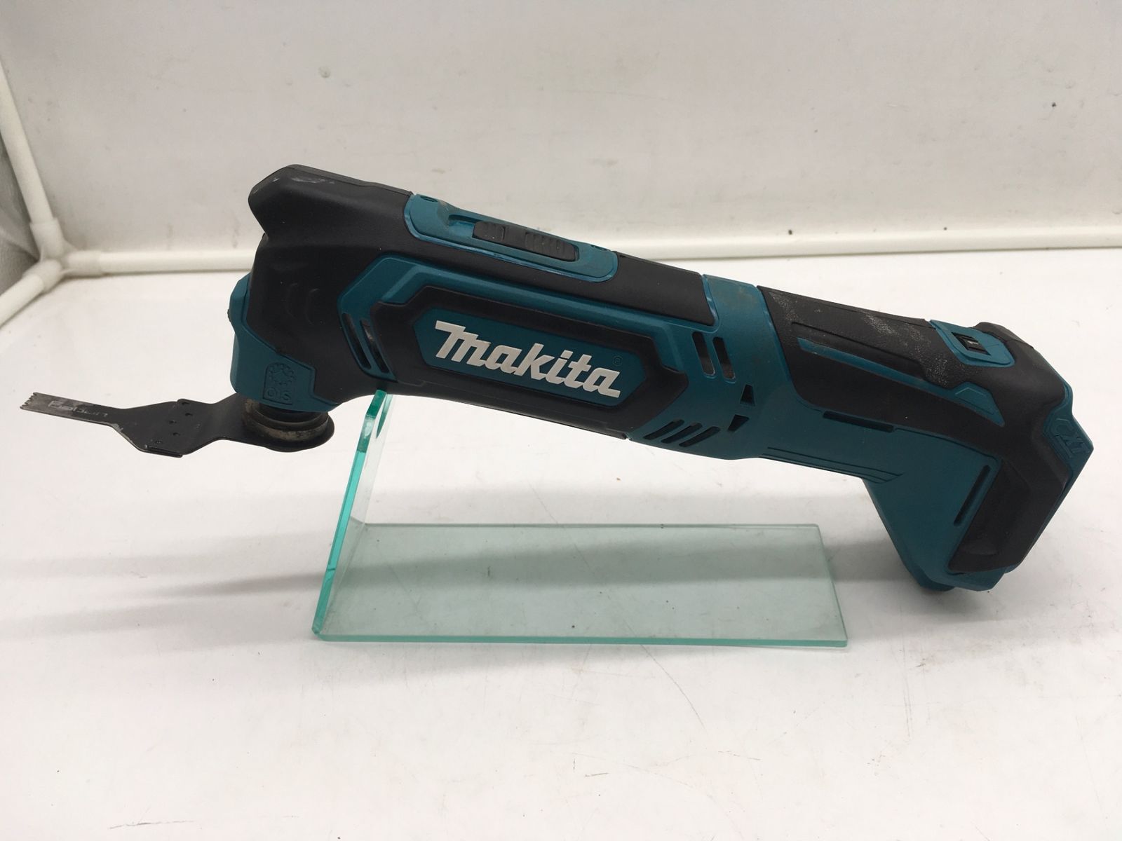 品 Makita|マキタ 10.8v充電式マルチツール TM30DSH ITEEQND9GOOO エコツール岡崎インター店 M02