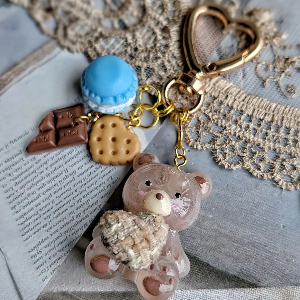 お花のクマちゃんキーホルダー♪ お花のクマちゃんキーホルダー♪