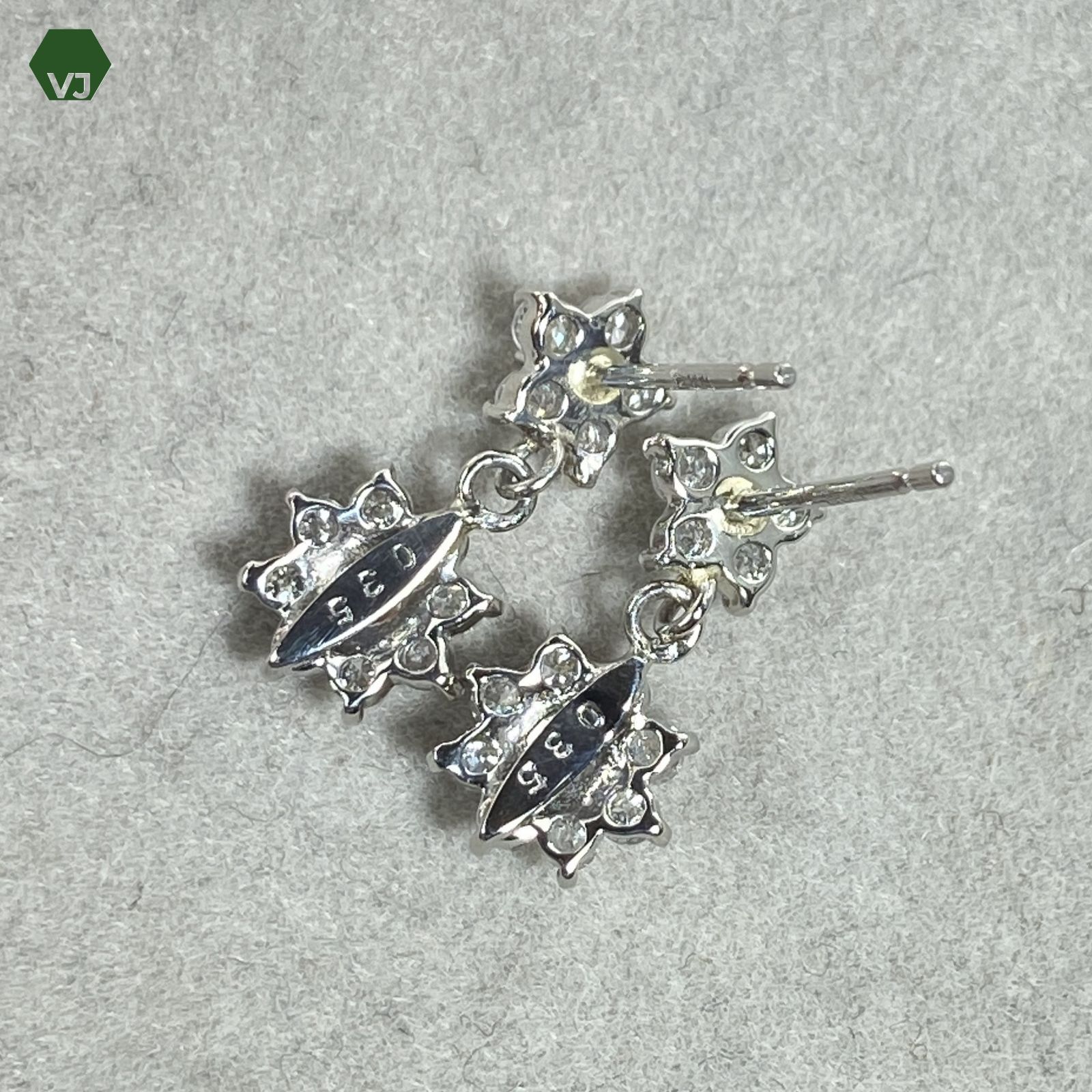 25‐02】ダイヤモンド ピアス D0.7ct 【中古】【PT900】☆By vivid-J 