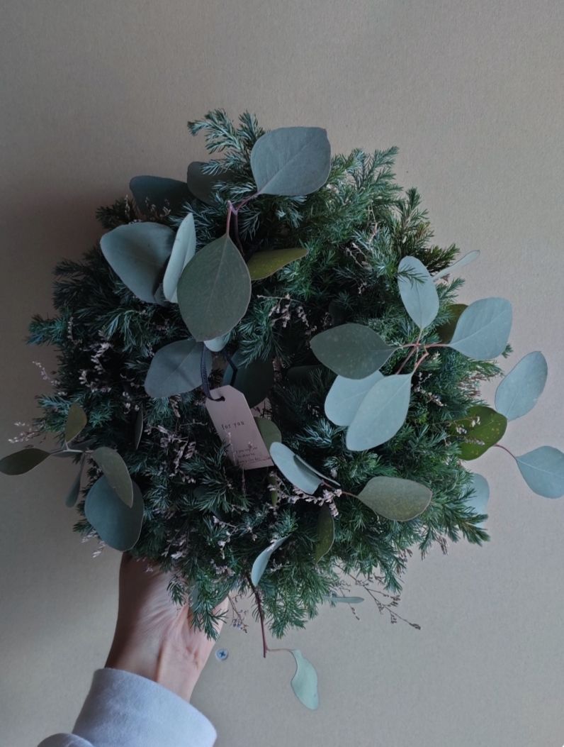 Christmasシーズン/生花ブルーバードとポポラスリース/30cm程/壁掛け Christmasシーズン/生花ブルーバードとポポラスリース/30cm程