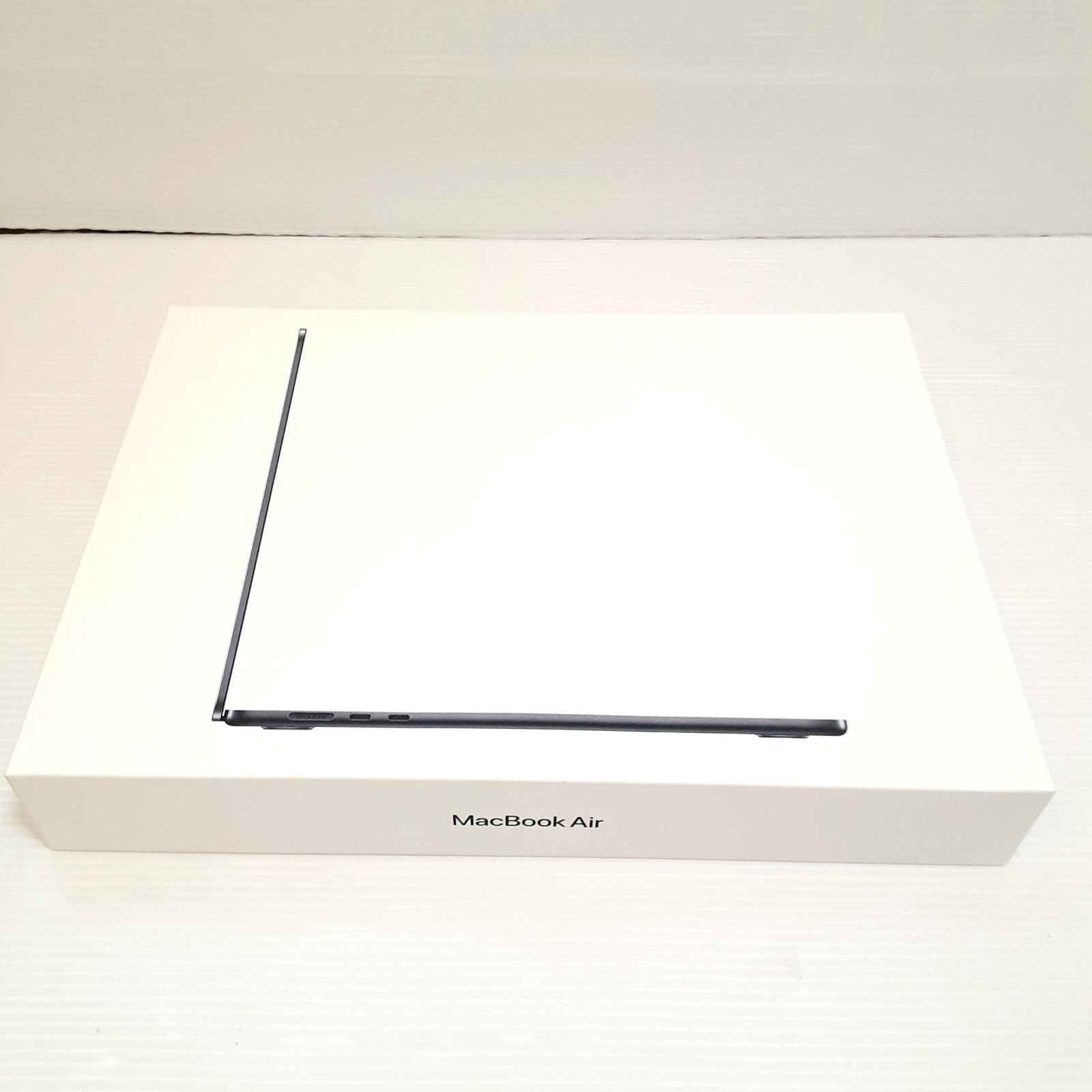 Apple MacBook Air 15インチ MQKW3J/A M2チップ（8コアCPU/10コアGPU）/SSD 256GB/メモリ 8GB ミッドナイト