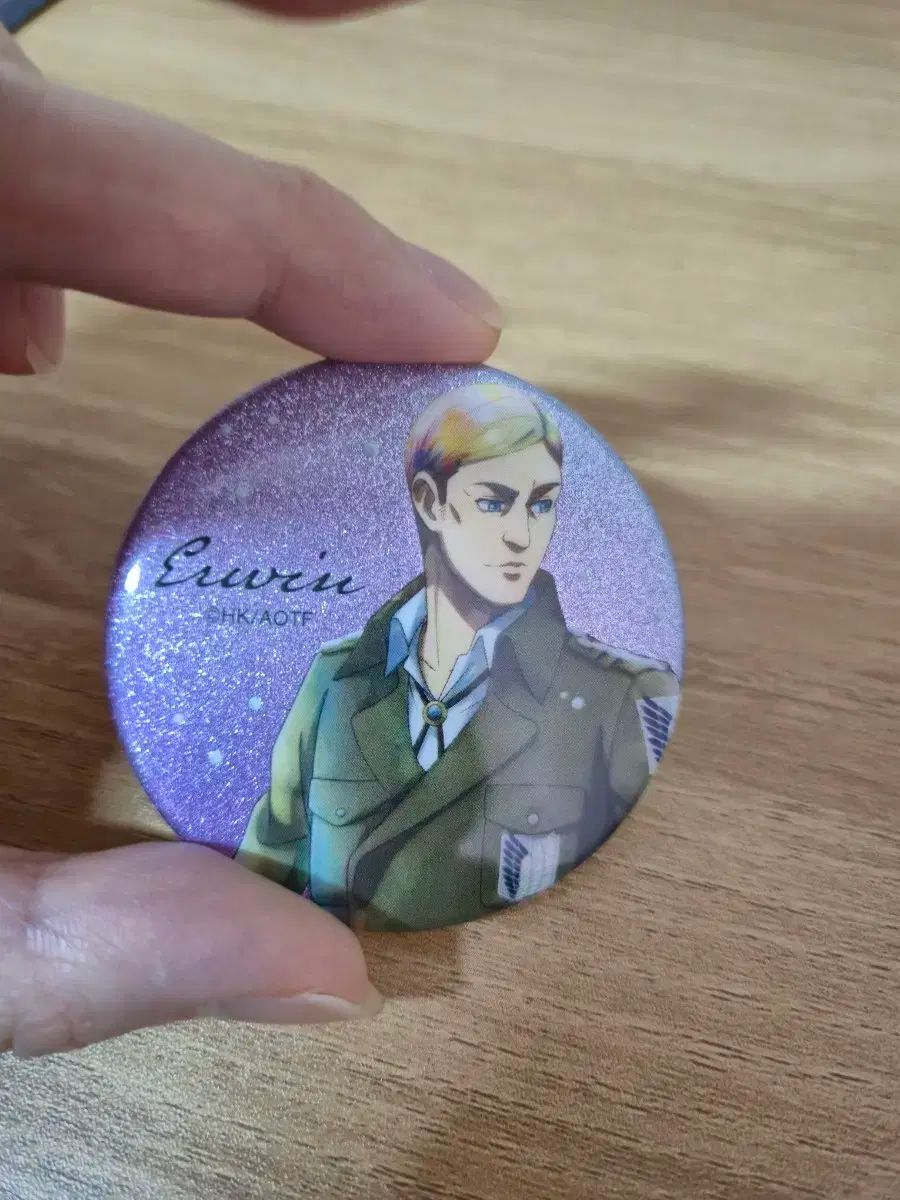 進撃の巨人 エルヴィン・スミス(エルヴィン) 缶バッジ - メルカリ