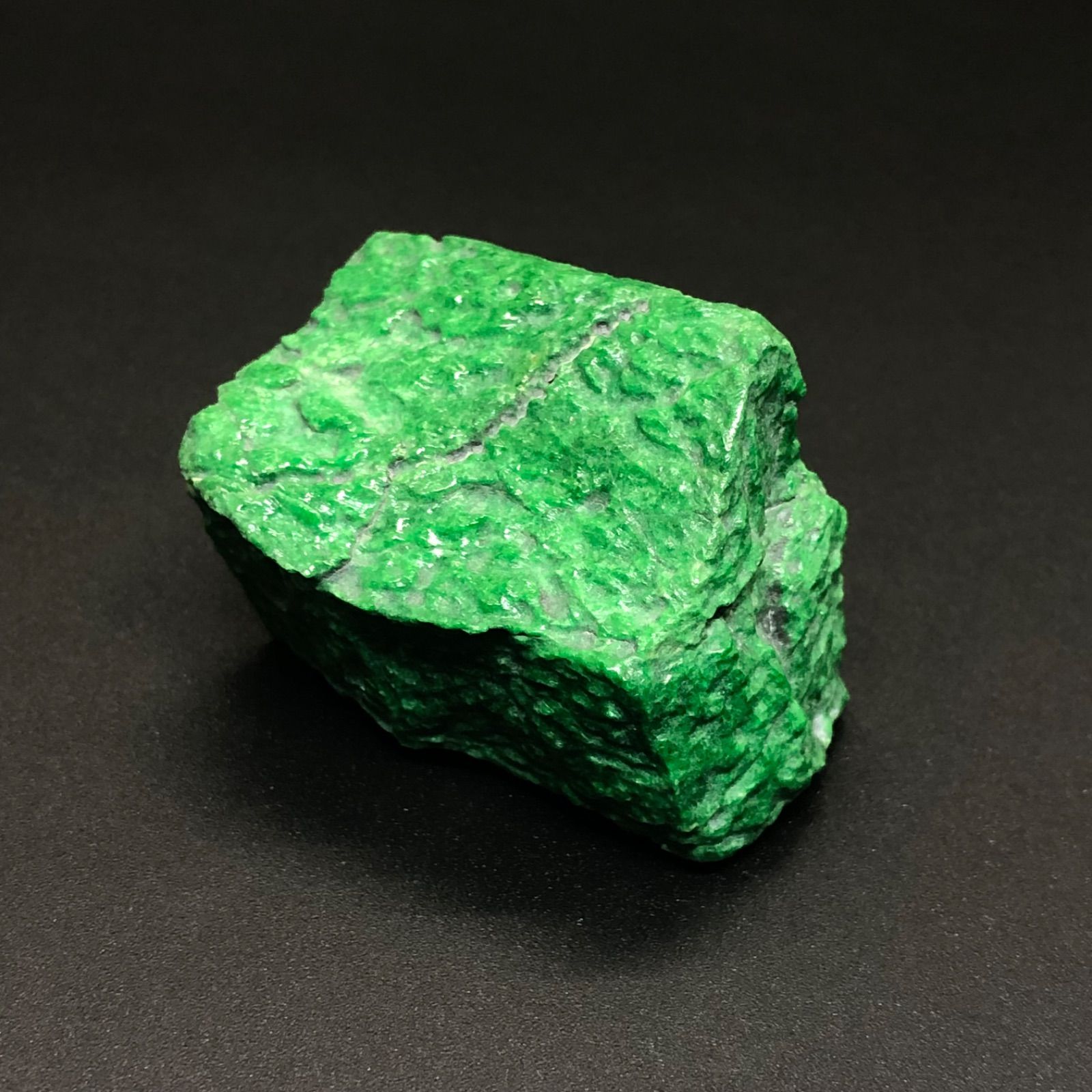 本翡翠 ミャンマー産 乾青 干青 翡翠 原石 置物 グリーン 40.75g 原産国鑑別書付き
