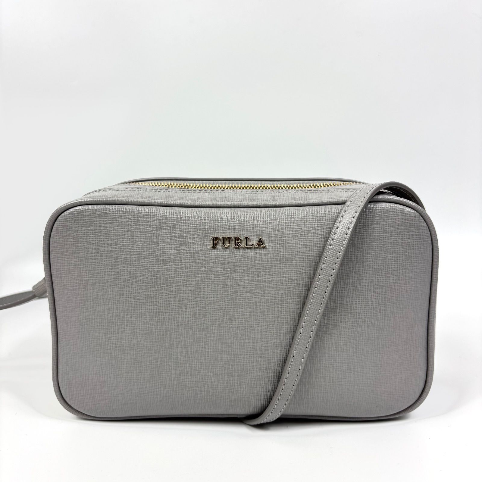 FURLA フルラ リリー ショルダーバッグ 斜め掛け ライトグレー カメラ