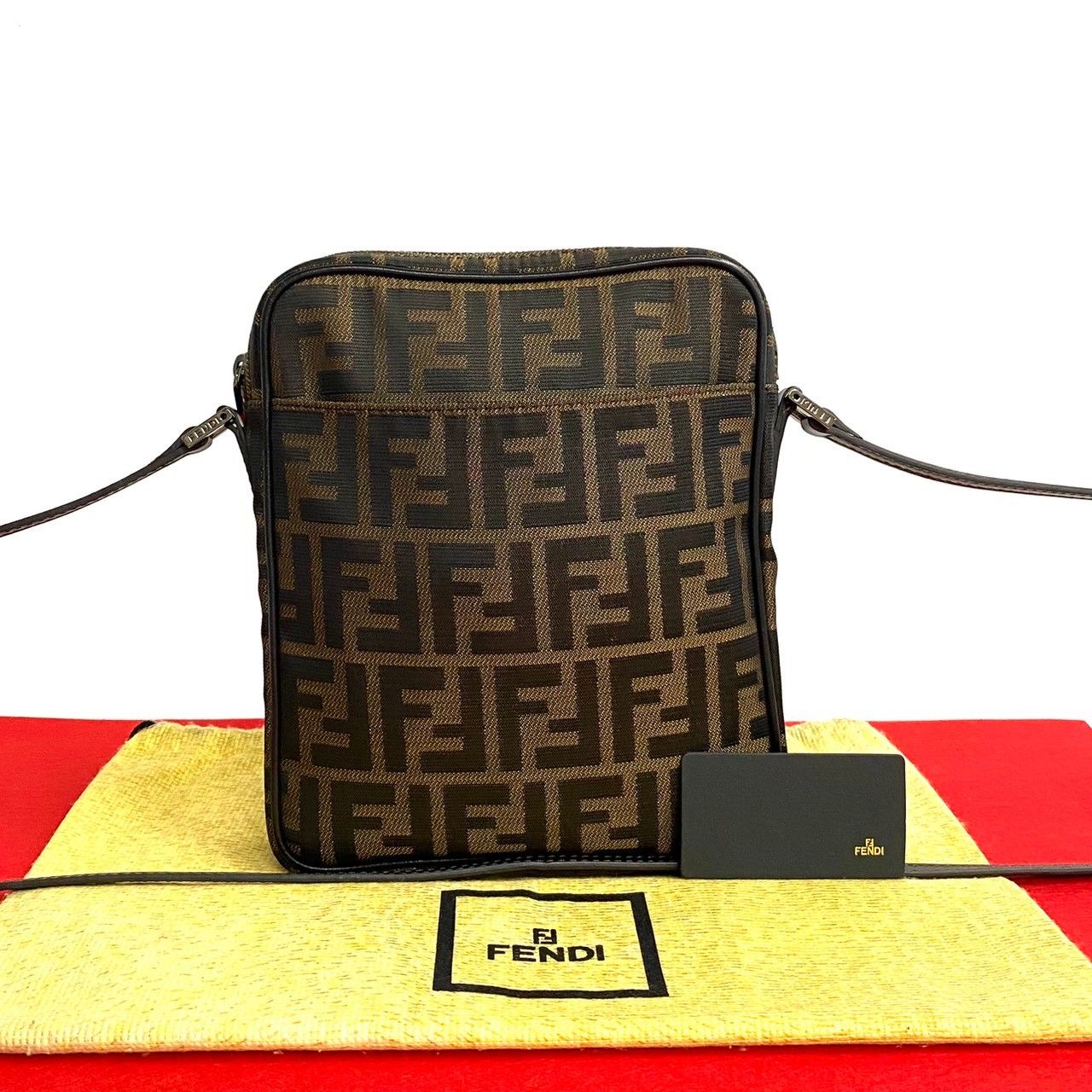 未使用保管品 FENDI フェンディ ズッカ FF 柄 レザー 本革 ナイロン キャンバス ショルダーバッグ ミニ ポシェット ブラウン 527-6  - メルカリ