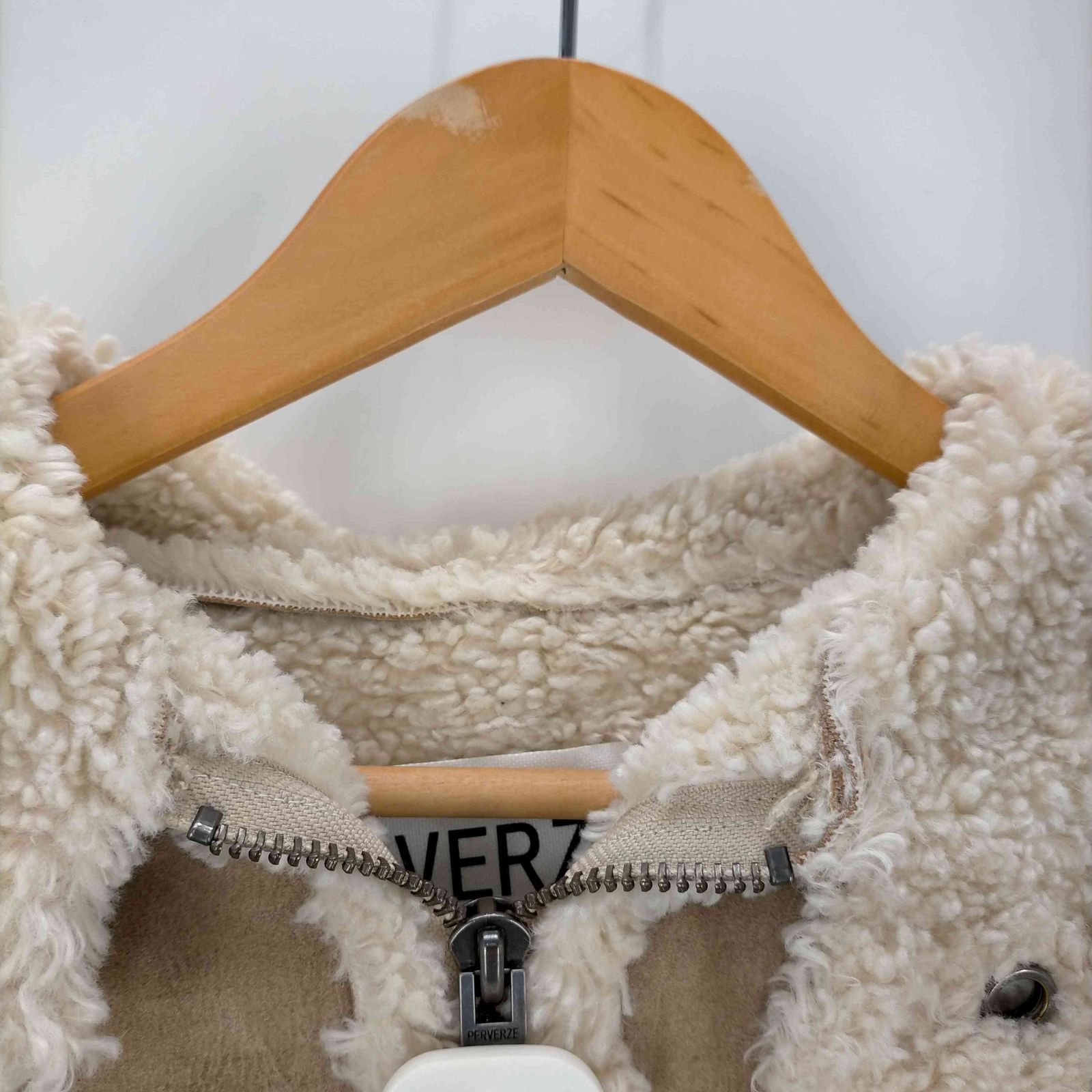 パーバーズ PERVERZE 20AW CIRCLE CURVE MOUTON COAT レディース 表記
