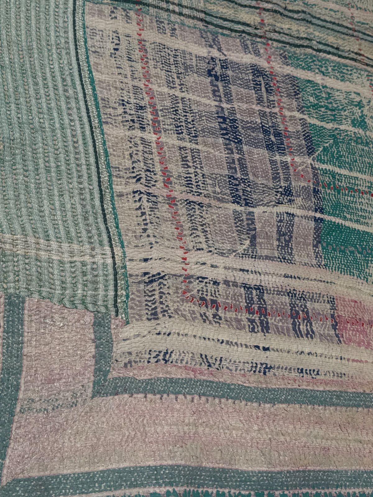 G060 8 グドゥリー マルチカバー マルチマット ラグ ヴィンテージ カンタ刺繍 ボロ インド ビンテージ BORO アンティーク シャビーシック ラリーキルト 手縫い 刺し子 ハンドメイド 刺子 絨毯 はぎれ 古布 ブルー グリーン NEXPOTALLINN_EU