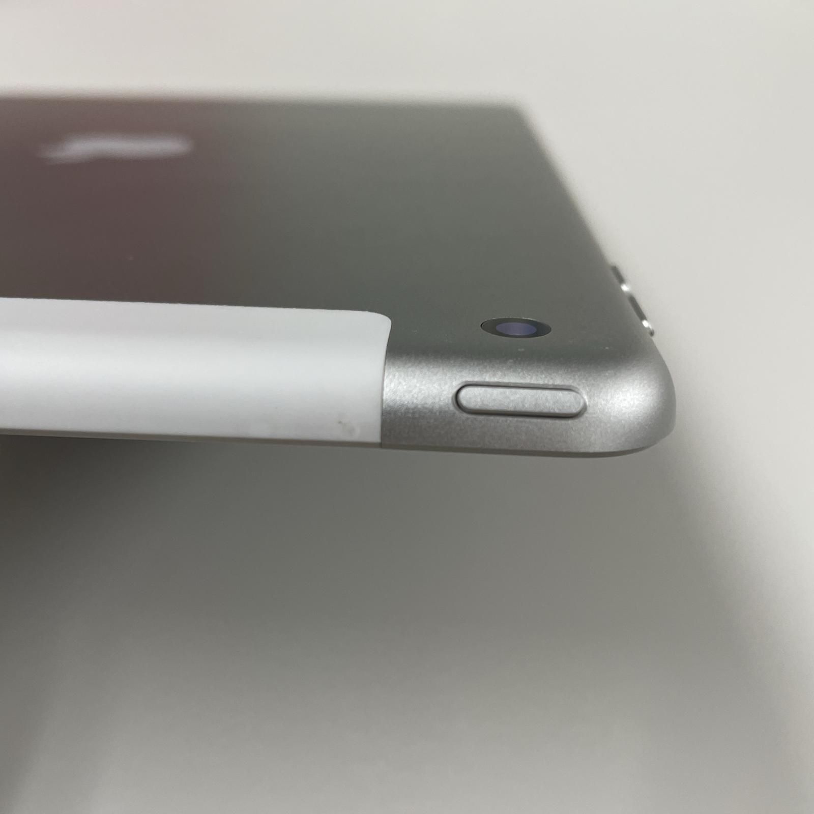 au iPad 第8世代 WiFi+Cellular 32GB シルバー - メルカリ