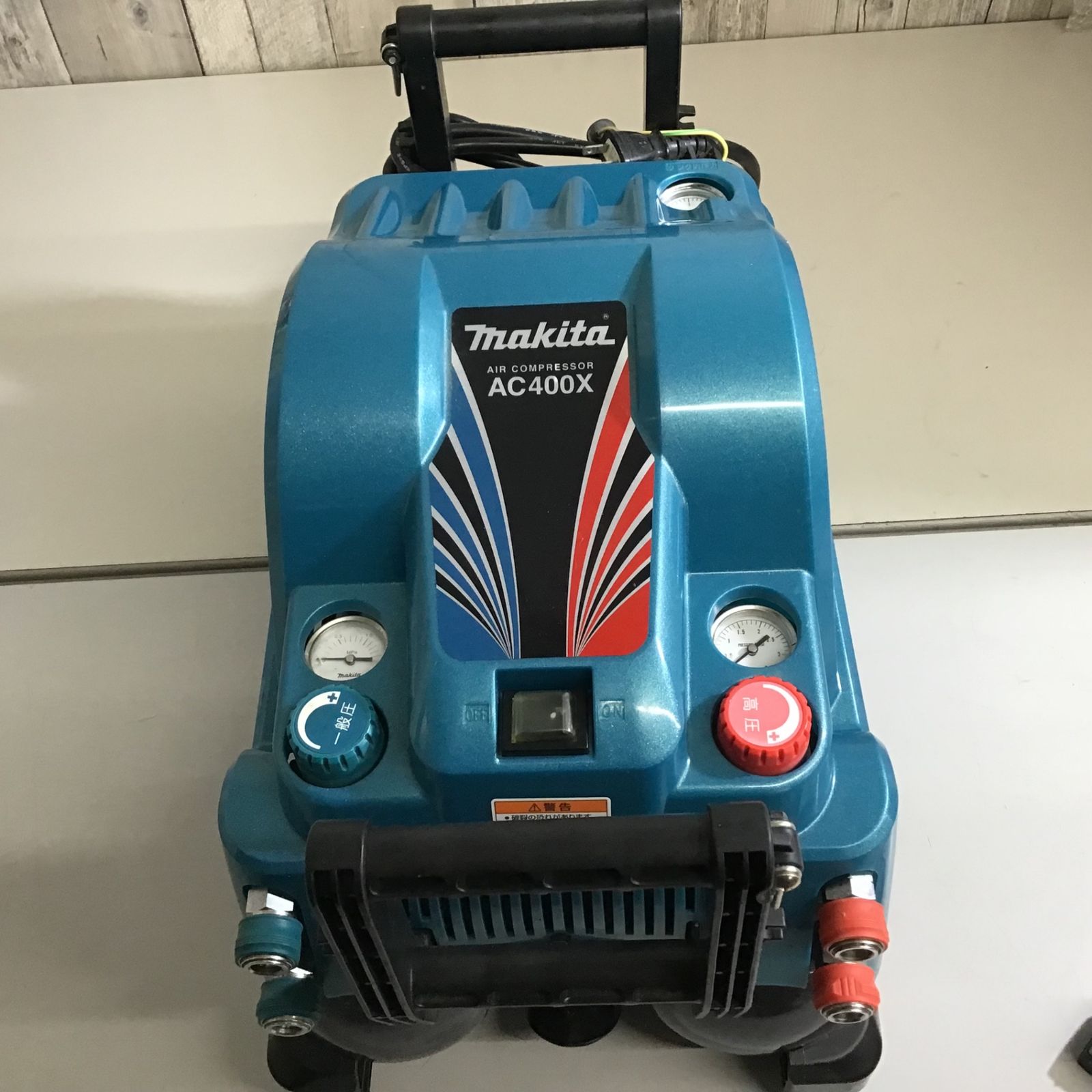 未使用品 開封済み 箱ナシ makita マキタ 高圧専用エアコンプレッサ 青 