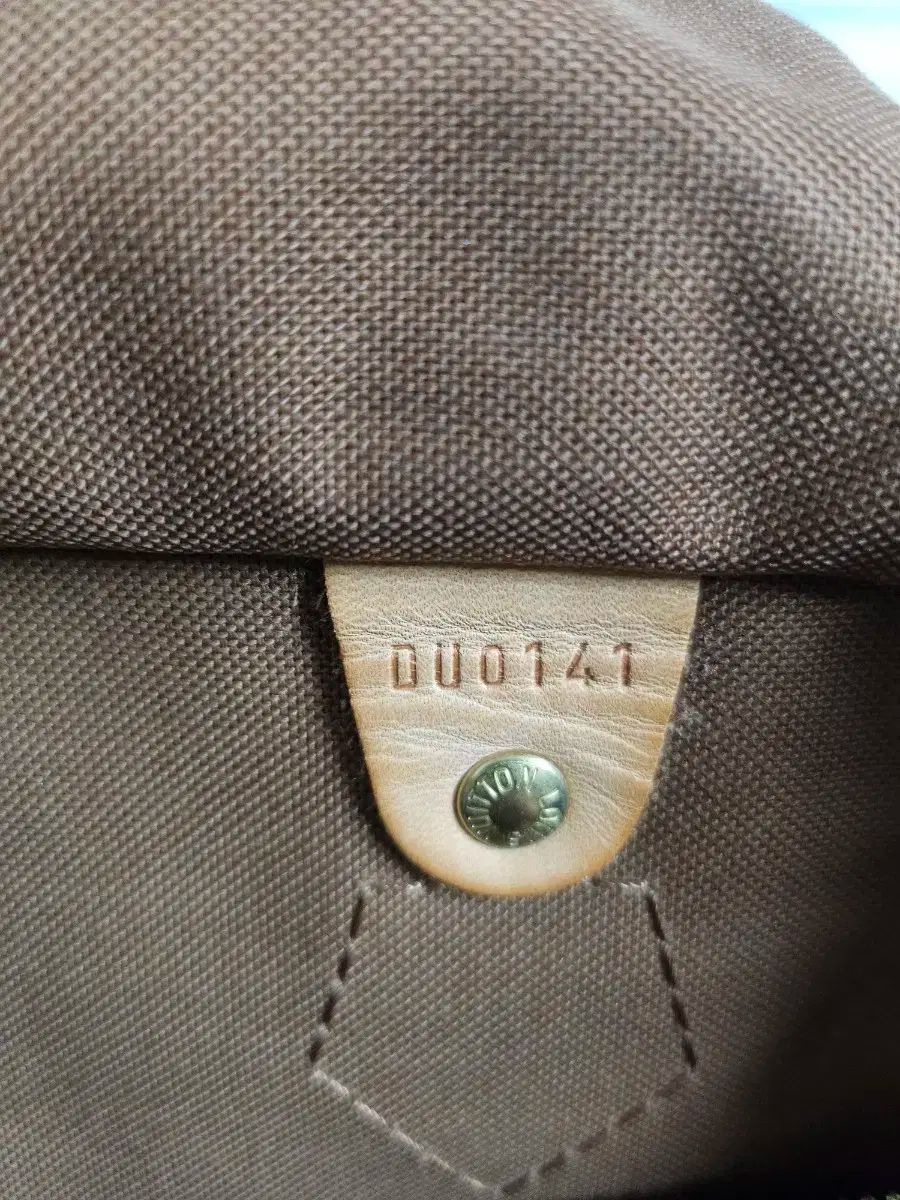 ルイヴィトン 正規品 バンドゥリエール 35