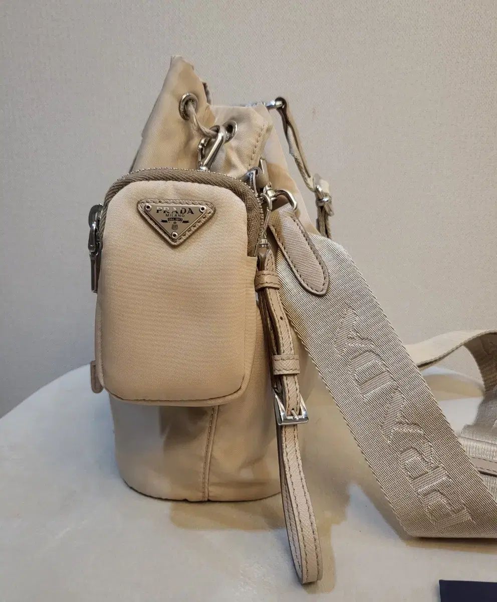 PRADA プラダ
