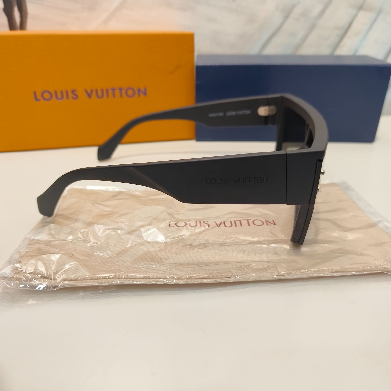 １着でも送料無料】 ルイヴィトン LOUIS VUITTON サングラス メンズ