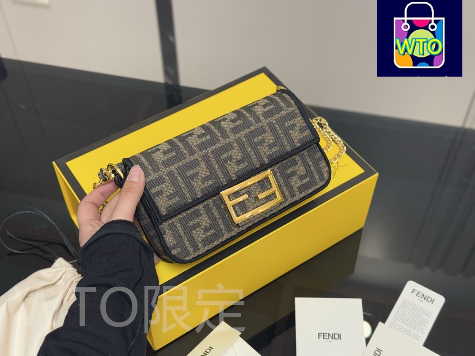 FENDI❣️超美品‼️最終お値下げします‼️ FENDI フェンディ ズッカ3WAYバケット 7VA472A9U9F08VB レザー