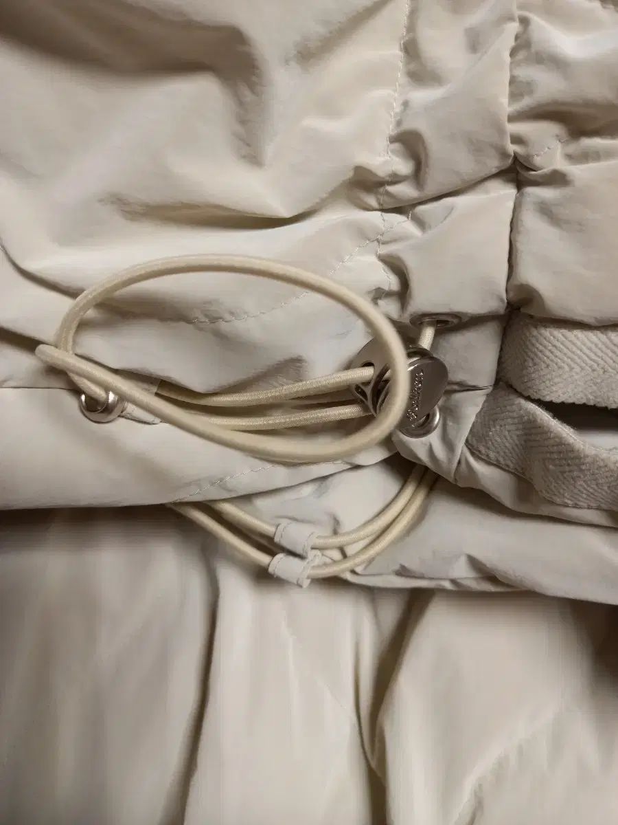 ベルト付き フード