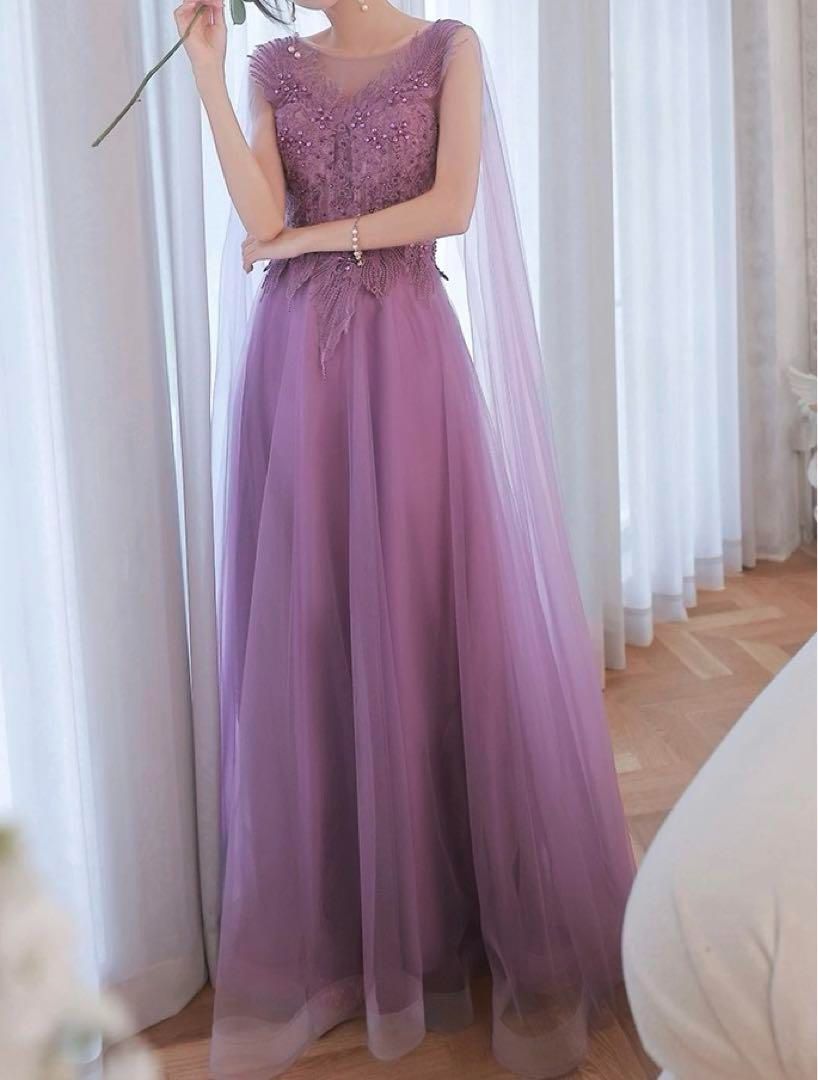 お花のデザインにチュールがオシャレでゴージャスなロングドレス