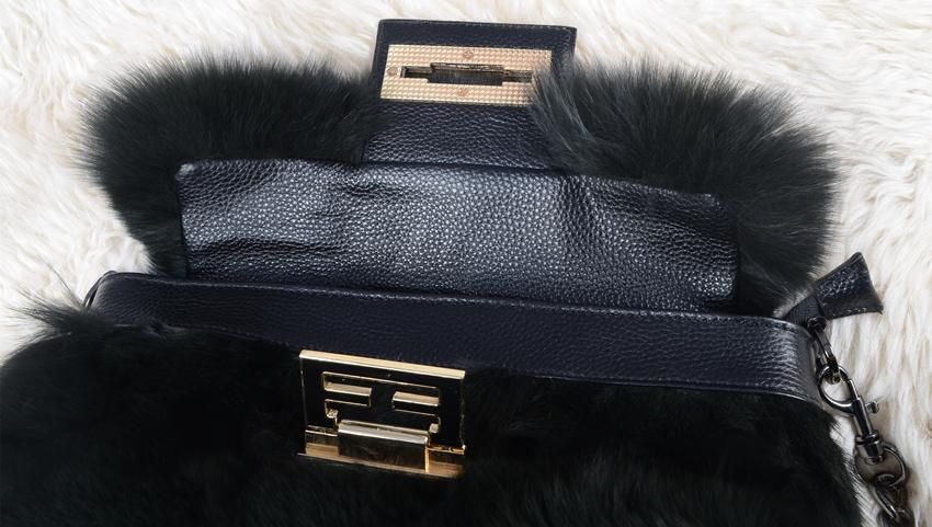 上質フォックスを使用した華やかなファーショルダーバッグダークグリーン 毛皮ファー