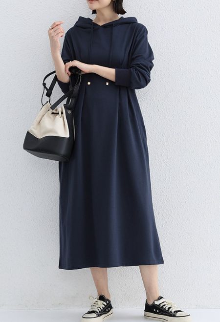 【ネイビー】パーカーワンピース ロング丈 長袖 フード付き Aライン ゆったり 体型カバー プリーツ カジュアル