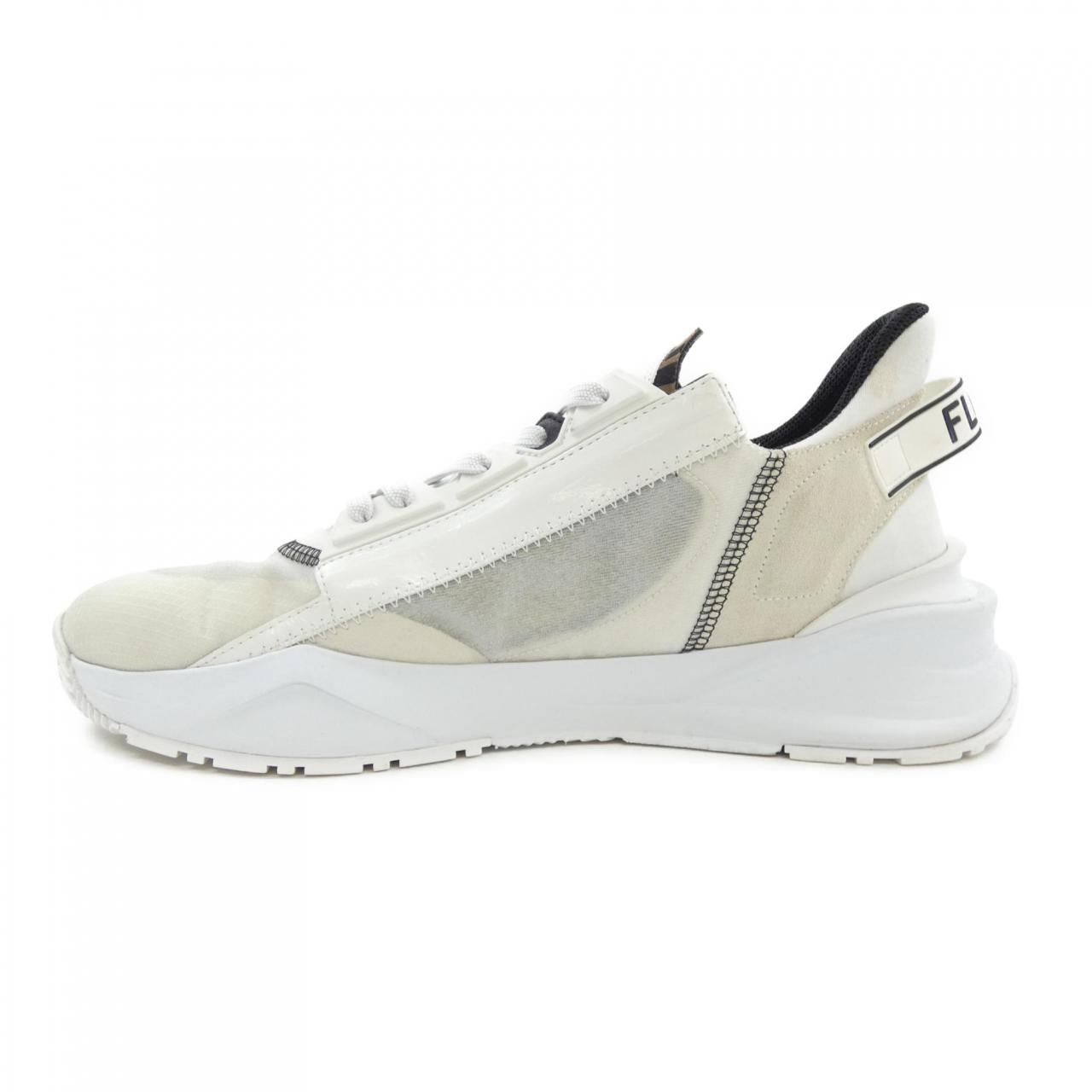 FENDI スニーカー フェンディが新作スニーカー発売 逆さ「F」をソールにあしらった