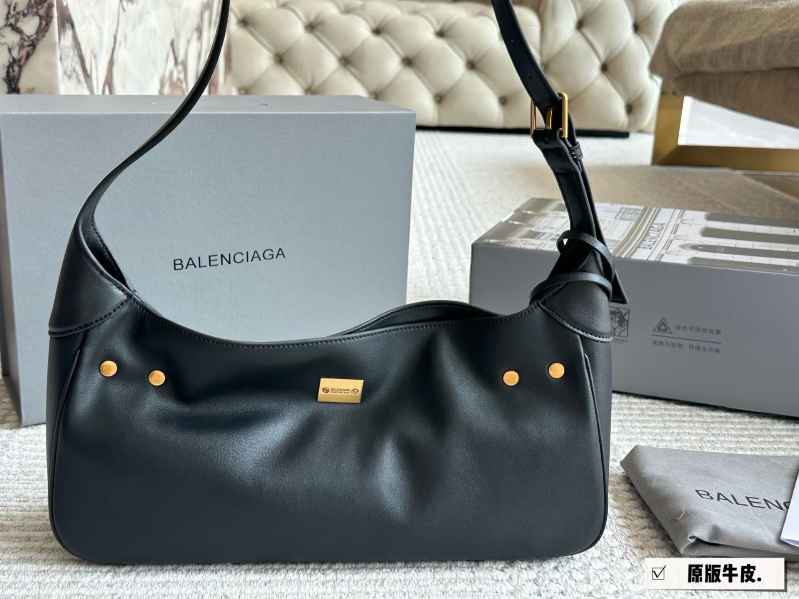 今日特価】Balenciaga New Hobo バイアンサーガ ニューホボ