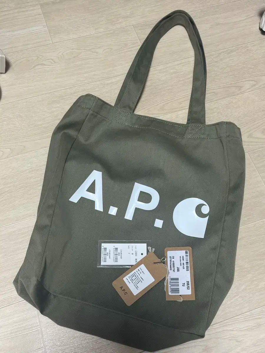 APC A.P.C アー ペー セー カーハート コラボ エコバッグ カーキ