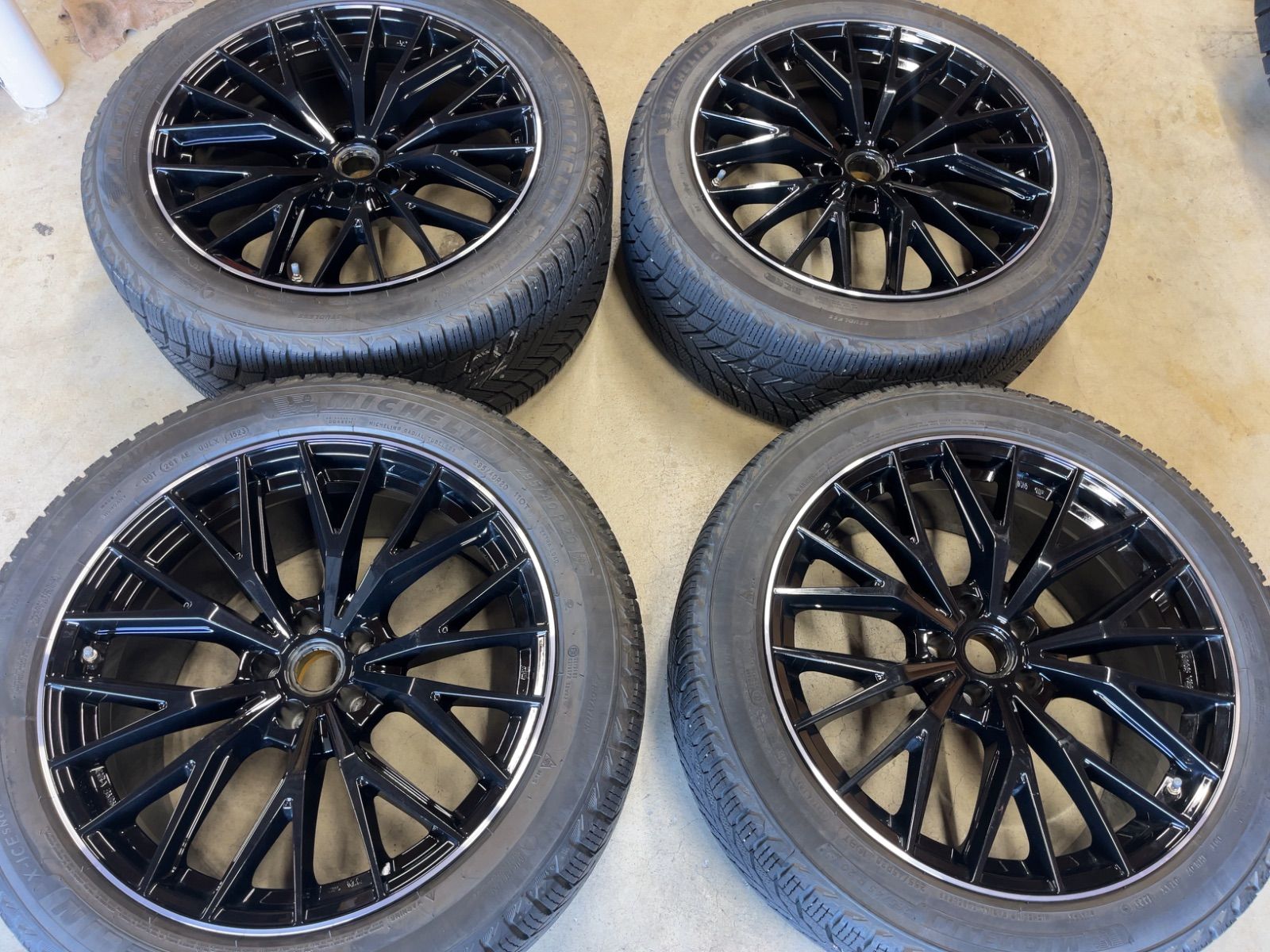 ポルシェ マカン GTS ターボ OZ ミシュラン バリ山付 20インチ 4本セット