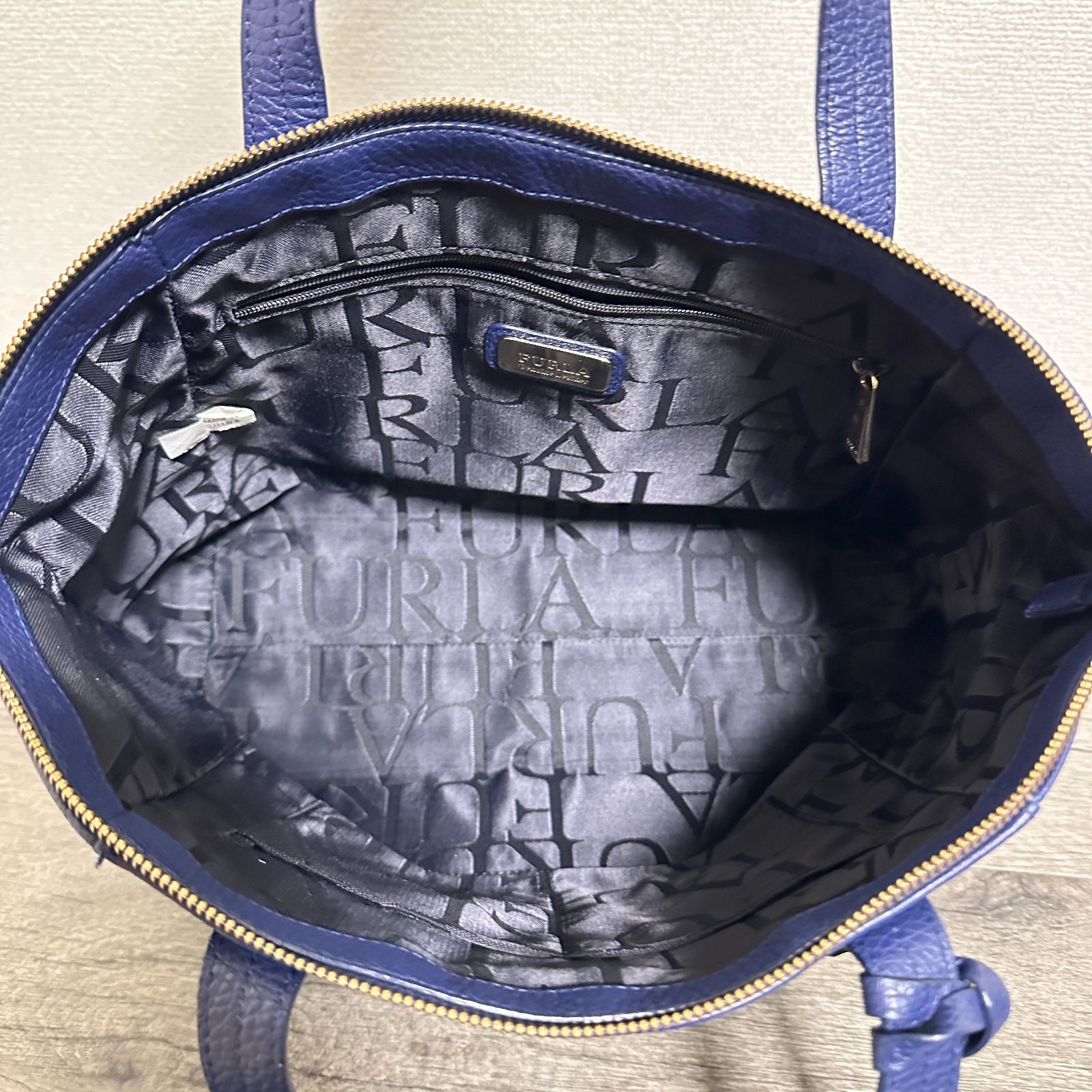 FURLA ファスナー付きレザートートバッグ ミニボストンバッグ メタル 