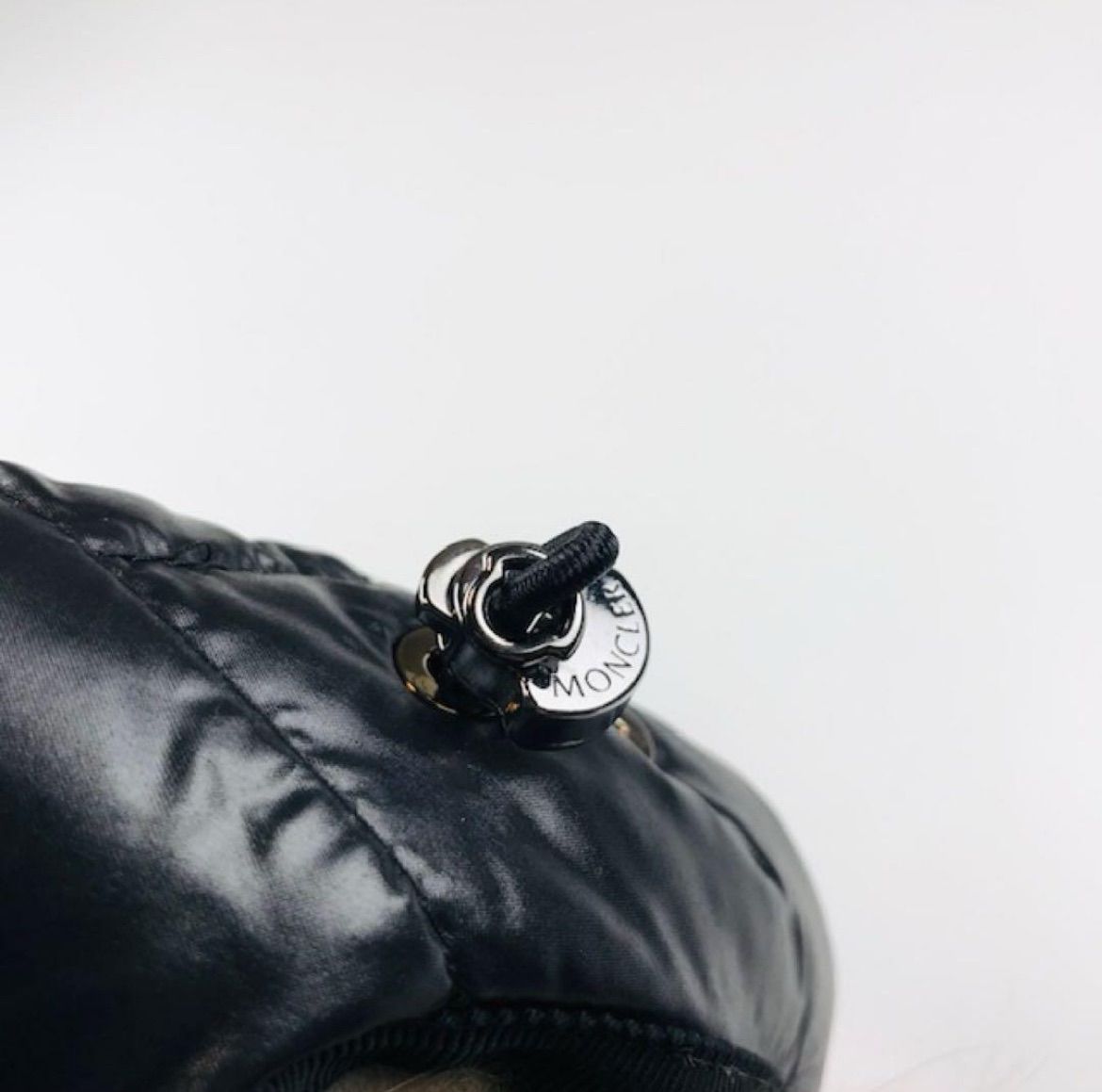 良品★モンクレール・ARMOISEワッペン リアルファー付ダウンジャケット(0) 楽天市場】MONCLER モンクレール ARMOISEアルモアーズ ファーフード付