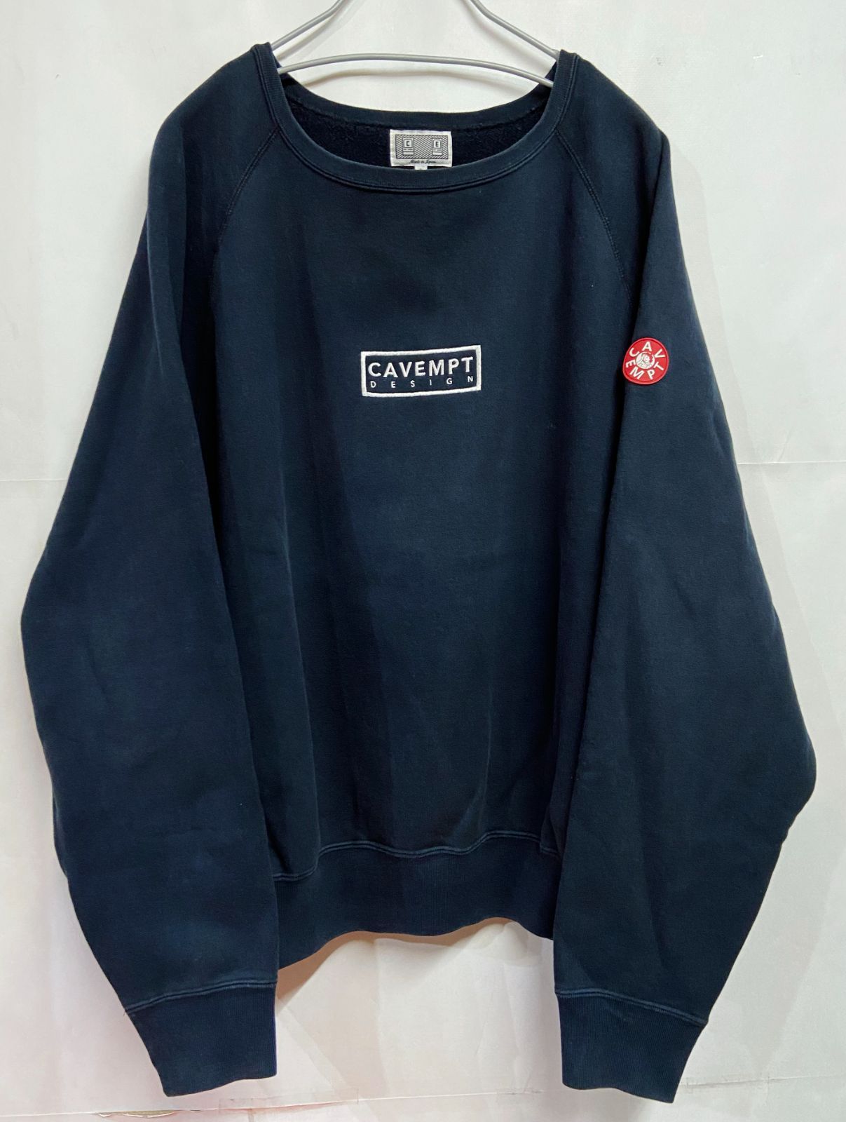 C.E CAVEMPT｜シーイー BOX LOGO 刺繍 クルーネック スウェット