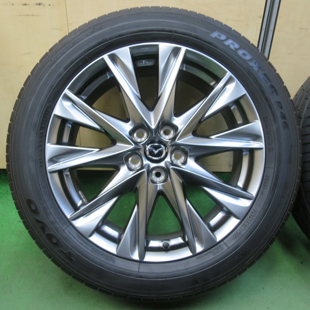 バリ溝！キレイ！8.5分☆マツダ CX-8 純正 225⁄55R19 トーヨー