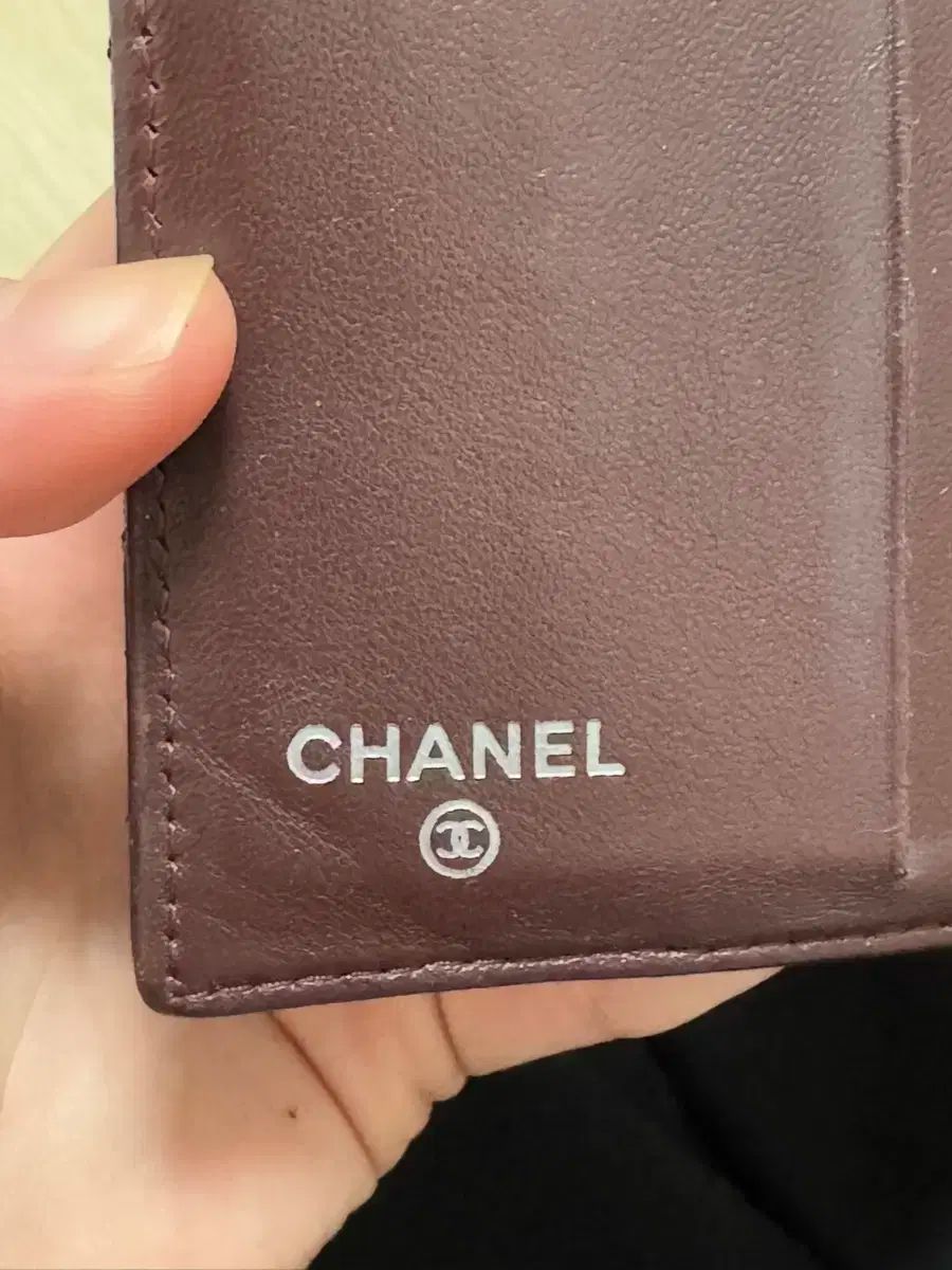 CHANEL ラムスキン　二つ折り財布　正規品 シャネル ココマーク 二つ折り財布 ラムスキン ブラック 黒