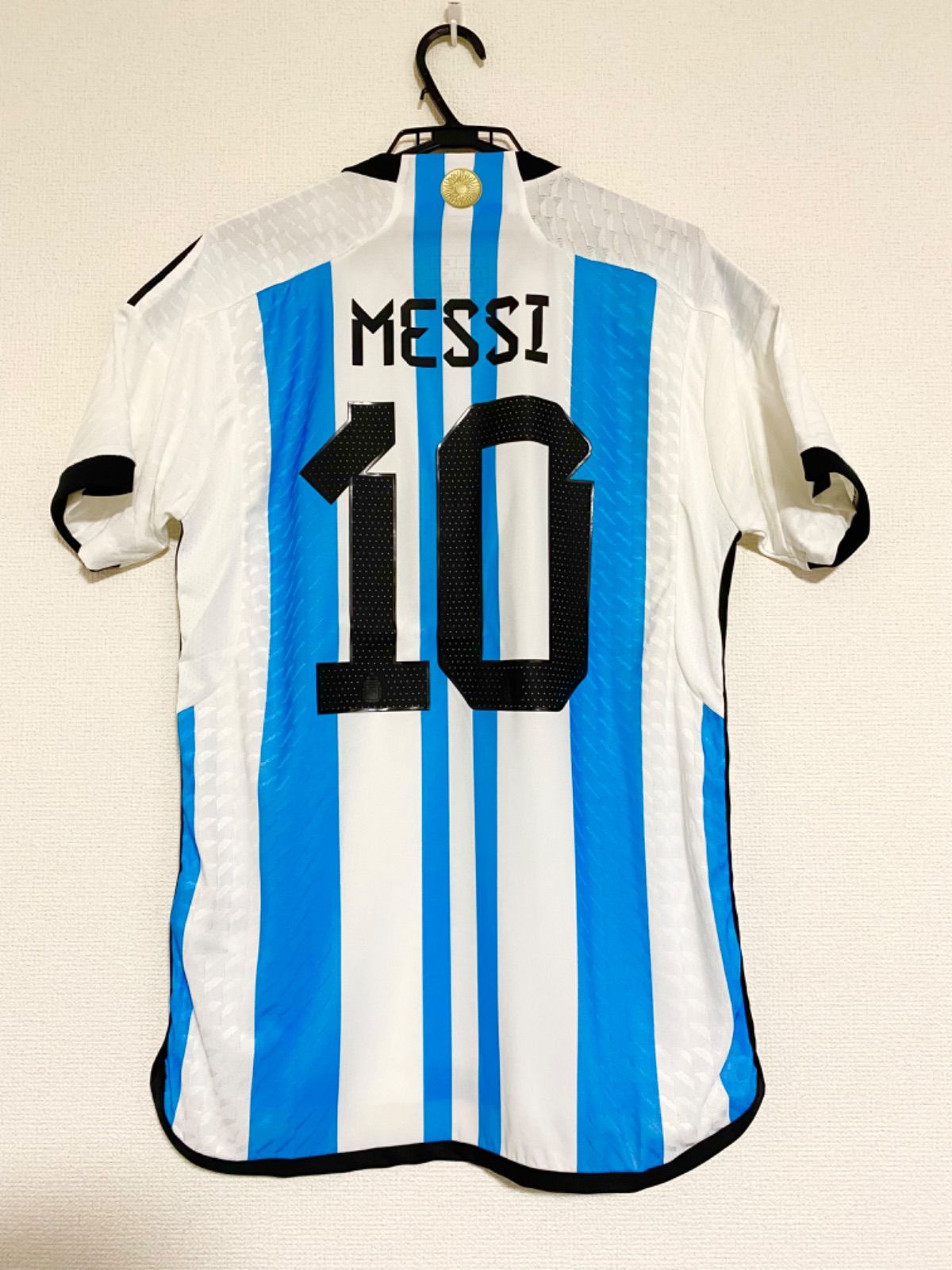 正規品メッシ2022カタールW杯アルゼンチンオーセンティックユニフォーム