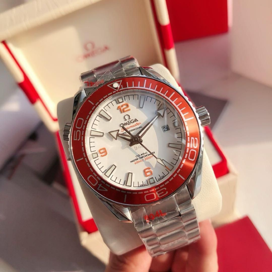 新品 シーマスター プラネット オーシャン 300M  自動巻き シーマスター プラネット オーシャン 600M 自動巻き(^.^)｜本日