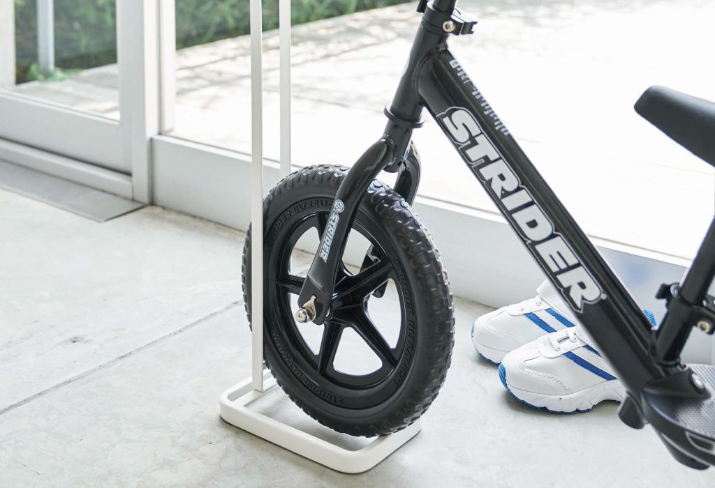 新発売】ストライダー用タワー型スタンド