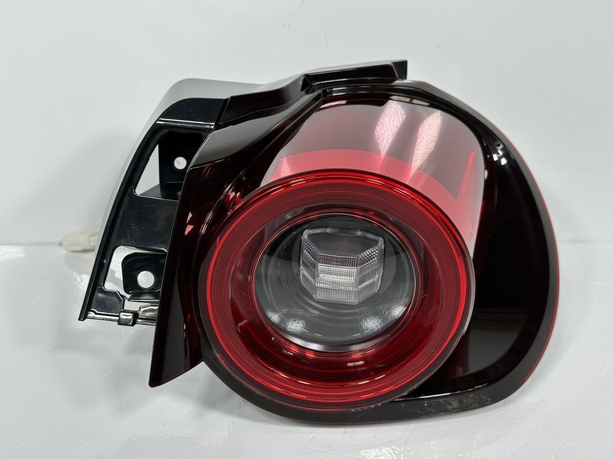 破損キズなし 低走行 MX-30 DREJ3P 純正 右テールランプ Assy テールライト LED イルミ無 DN4J-51-150C DN4J-51150 W5959 W 管理31403