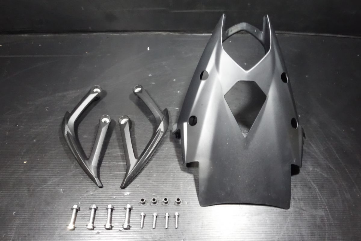 ストリートトリプル765  グラブレールキット トライアンフ 純正 A9758440 TRIUMPH STREET TRIPLE #R20250217