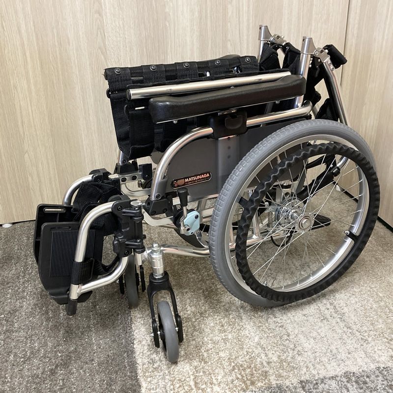 松永製作所 多機能コンパクトセミモジュールタイプ自走型車いす