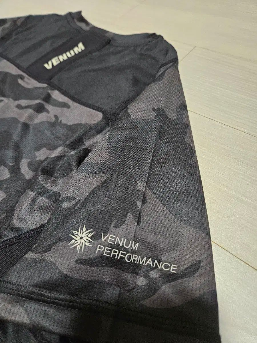 VENUM ヴェナム ラッシュガード ショートスリーブ アーバンカモ L サイズ 販売 ボクシングパンチングバッグ BJJ道着