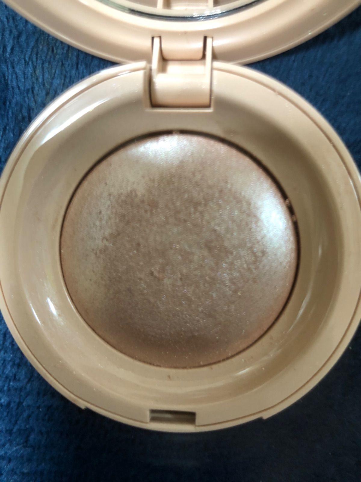 【最終価格】レアビューティー ハイライト ハイライター Rare Beauty Positive Light Silky Touch Highlighter Mesmerize