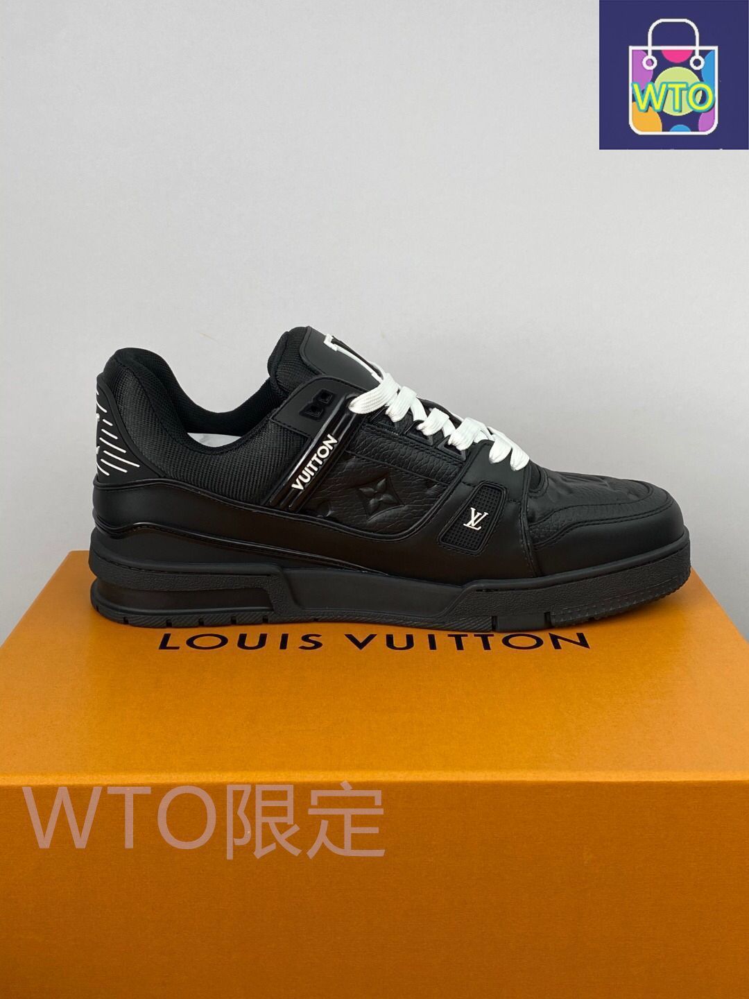 Louis Vuitton trainer 黒のメンズカジュアルスニーカー｜本日
