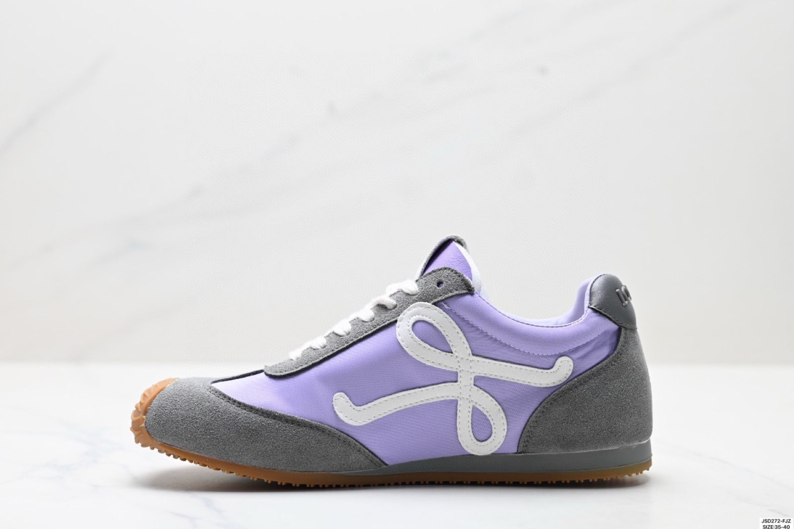 Loewe☆関税込☆Ballet 2.0 スエードトリム スニーカー ホワイト Ballet Runner 2.0 シェル＆スエード ハイカット