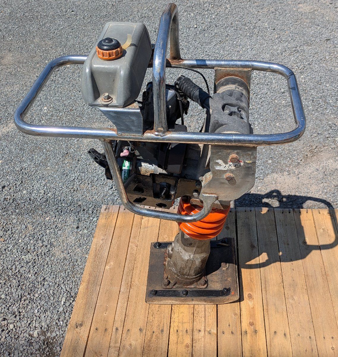 鹿児島発 三笠 4サイクルエンジンタンピングランマーMT-55