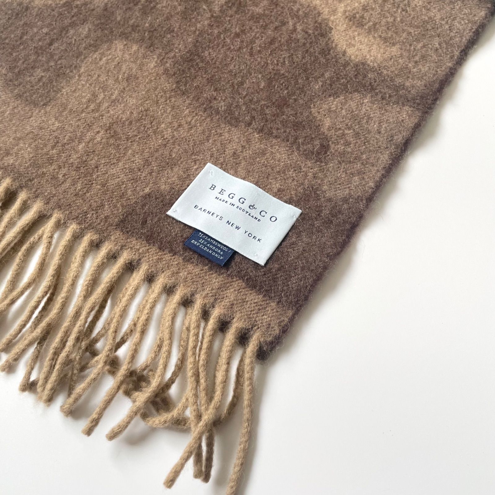 ●BEGG&CO × BARNEYS NEW YORK ウールアンゴラマフラー BEGG&CO / BARNEYS NEW YORK 別注 ウールアンゴラ カモフラ