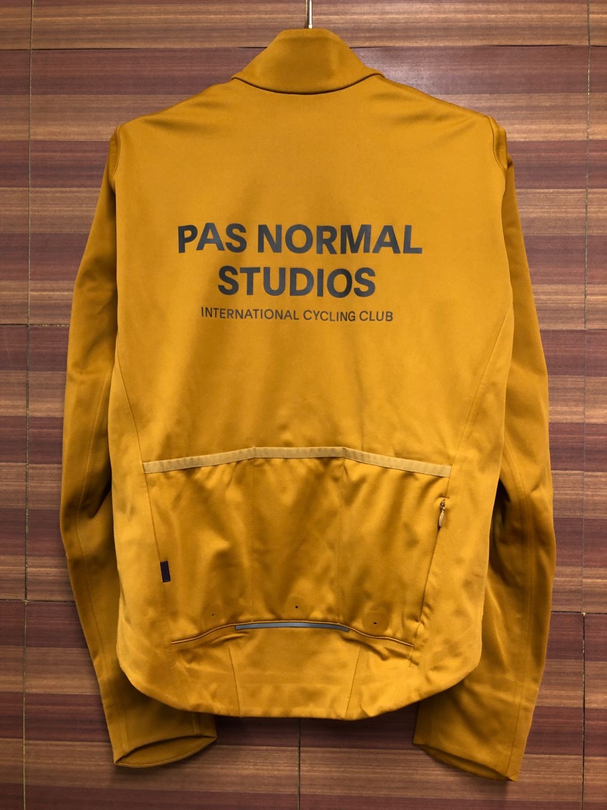 IO709 パスノーマルスタジオ PAS NORMAL STUDIOS Essential Thermal Jacket 長袖 サイクルジャケット バーンドオレンジ XS