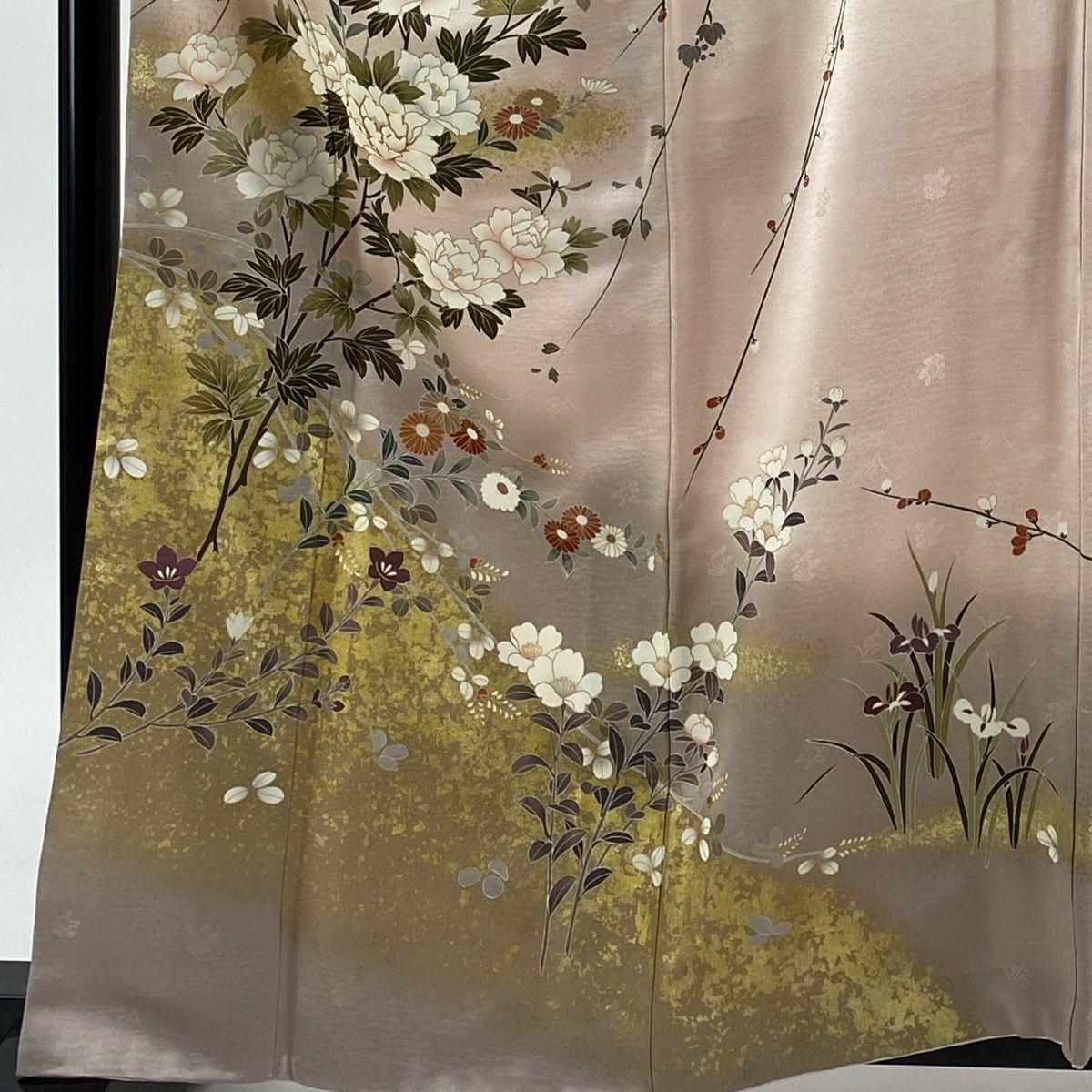 訪問着 身丈162cm 裄丈65.5cm M 袷 牡丹 菊 金糸 金彩 薄ピンク 正絹  