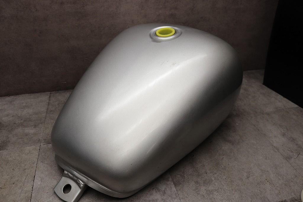 ホンダ　シャドウ1100　純正　ガソリンタンク　MAH　内部目視で錆無し、美品