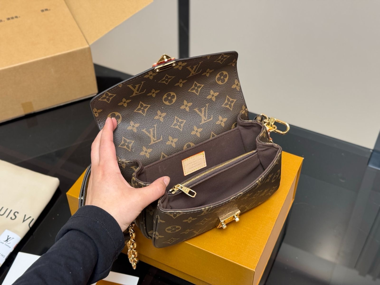 Louis Vuitton モノグラム メッセンジャーバッグ 今日特価】LV Monogram Messenger Bag ルイ・ヴィトン