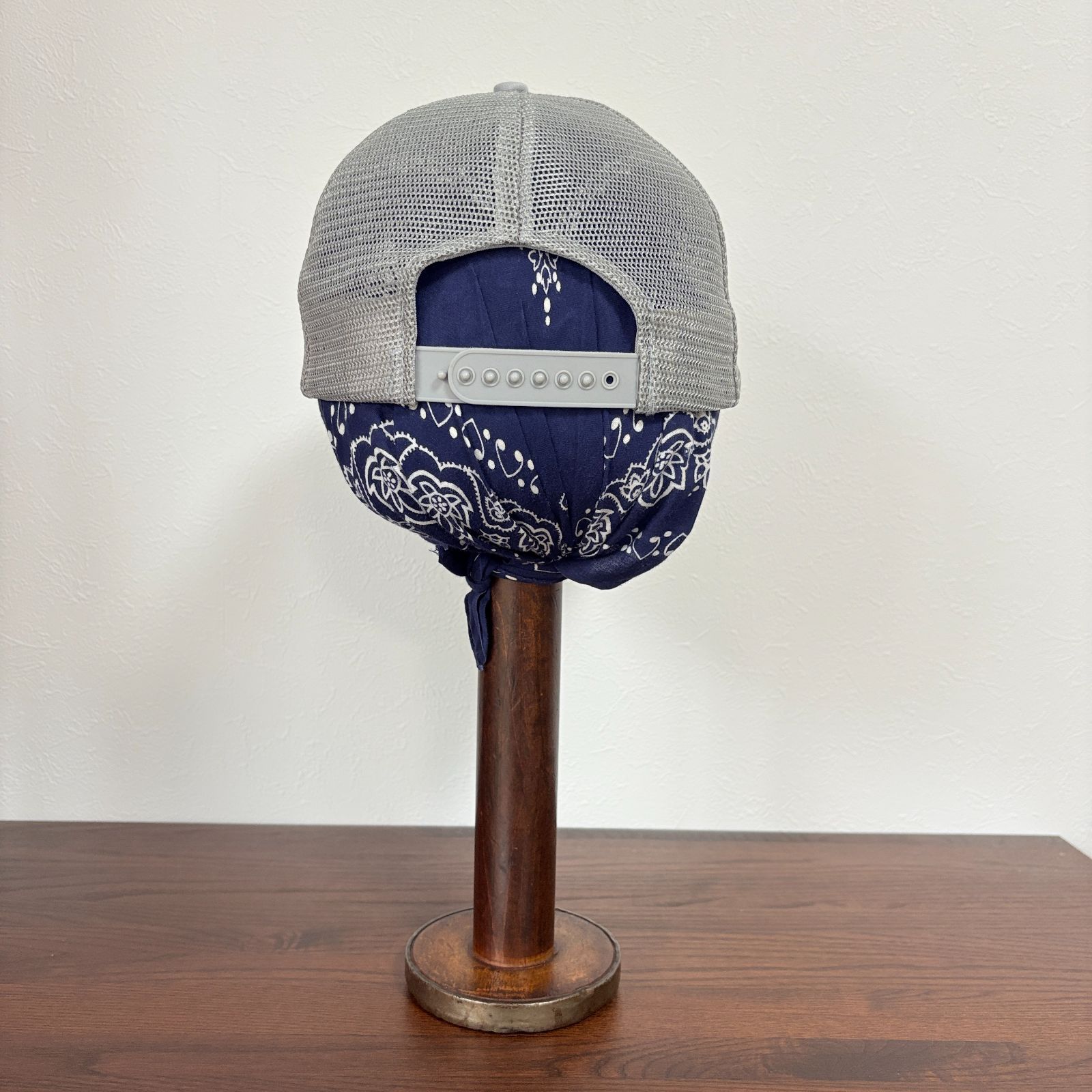 90s BASS PRO SHOPS Tracker Cap 【gray × white】 バスプロ